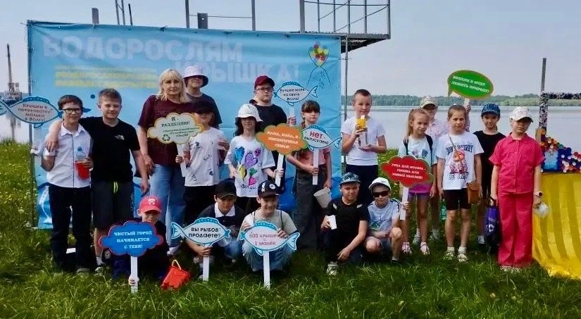 Амбассадоры рек запустили в Волгу новых мальков!🐟 ♻️ В течение года в центрах образования и детских 
