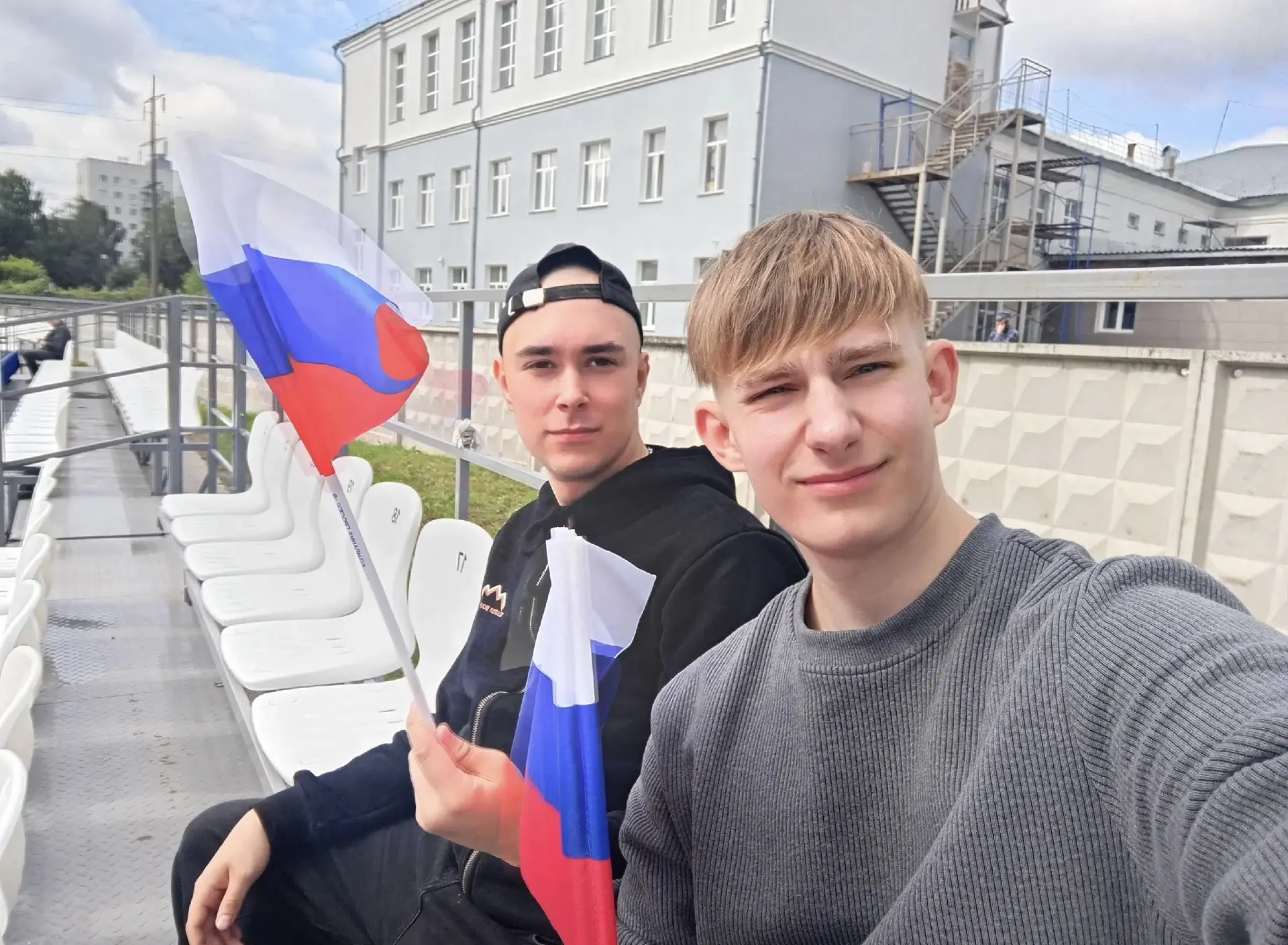 оддерживаем наших! ⚽️
