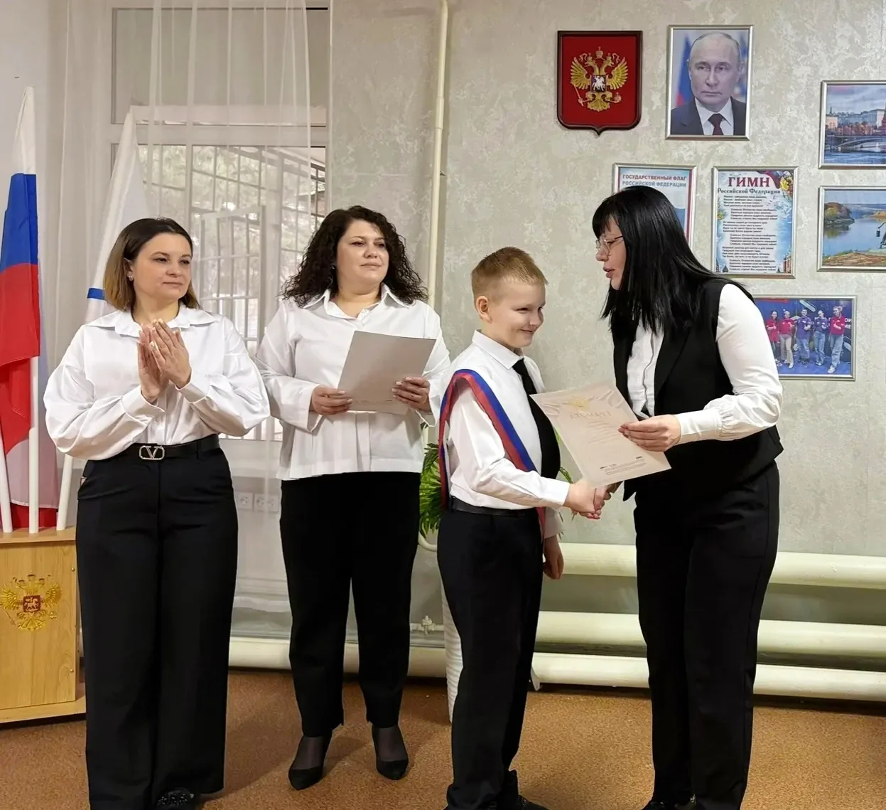🇷🇺ТОРЖЕСТВЕННАЯ ЦЕРЕМОНИЯ ВЫНОСА ФЛАГА И ИСПОЛНЕНИЯ ГИМНА РОССИЙСКОЙ ФЕДЕРАЦИИ🇷🇺 16 марта  2026 года