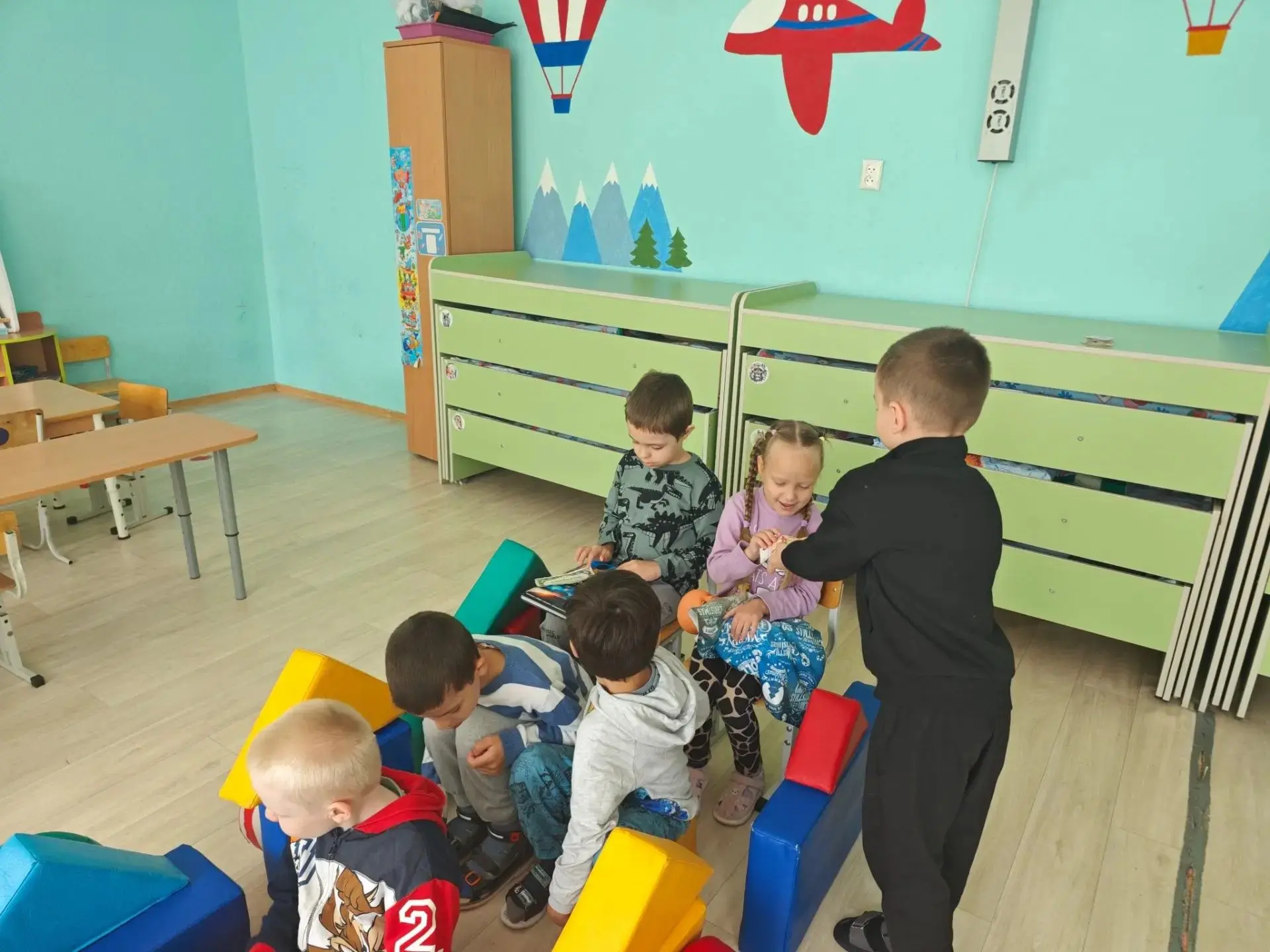 В рамках  "Месячника безопасности" в 11 группе проведены занятия и игры по теме "Основы...