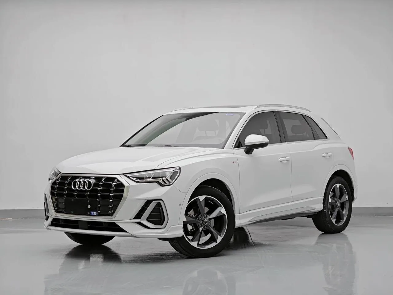 🔥 AUDI Q3 ИЗ КИТАЯ — 22 ТЫС. КМ И ПОЛНОСТЬЮ ОРИГИНАЛЬНЫЙ КУЗОВ!