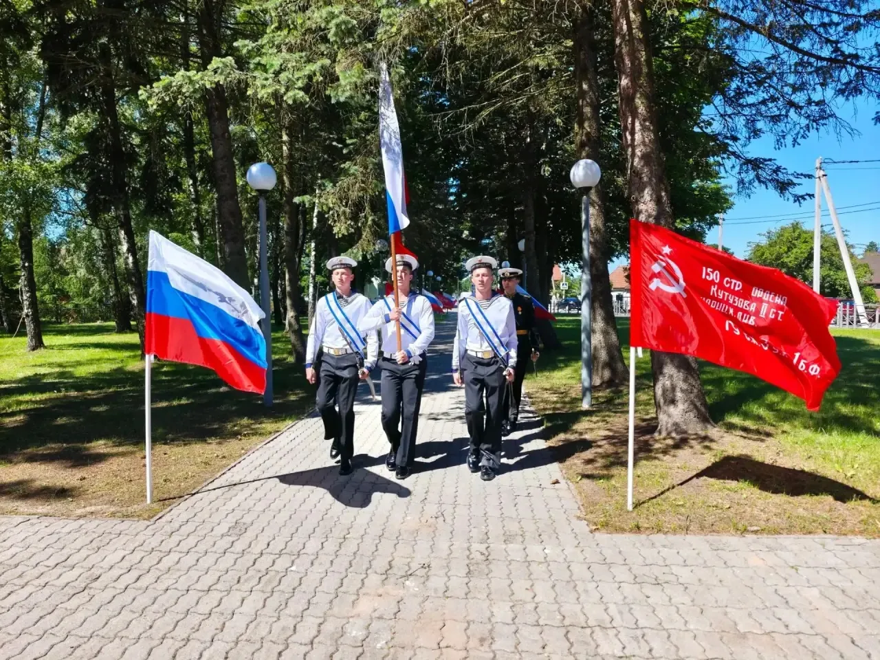 Сотрудники регионального управления СКР приняли участие в церемонии перезахоронения солдат Великой О