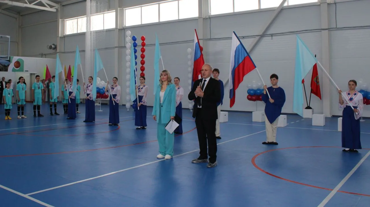 В посёлке Дубинино открыли зал игровых видов спорта.