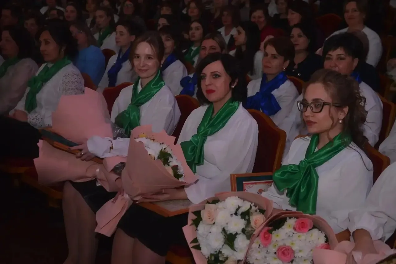 🌟 Поздравляем Манагорову Анастасию Александровну, учителя биологии нашей любимой школы, с замечатель