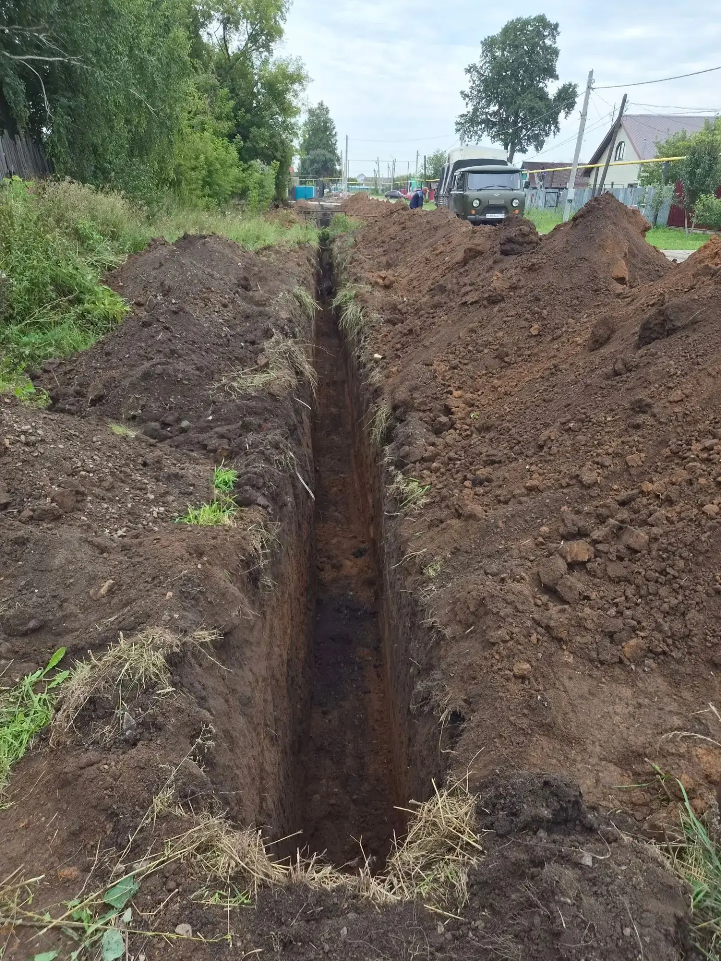 Работы по строительству нового трубопровода по ул. Татарстана в пгт Уруссу успешно прод...
