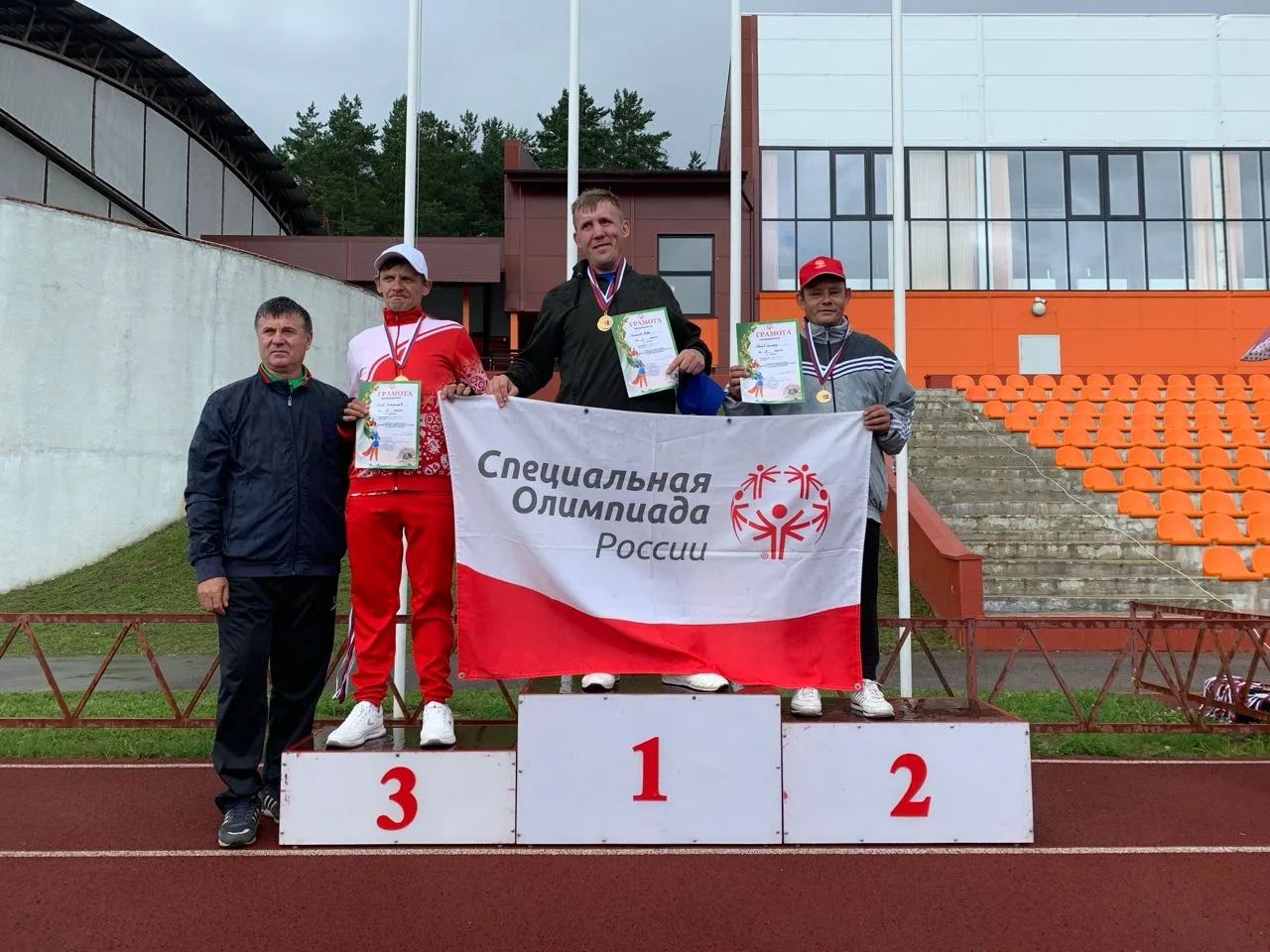 Яркий спортивный праздник в Красной Горбатке!