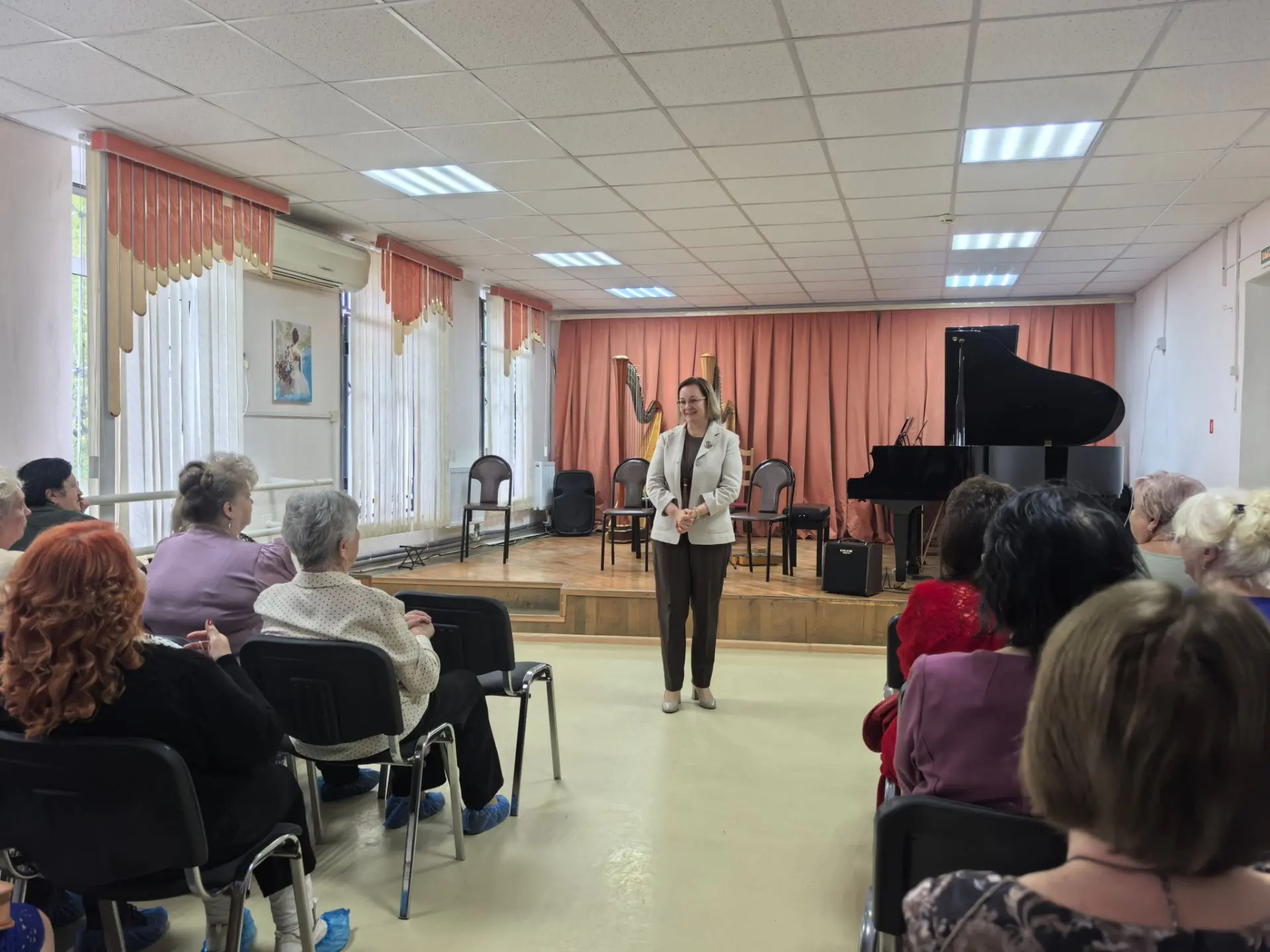 Вчера отметили международный день людей «серебряного» возраста - и сделали это по-особе...