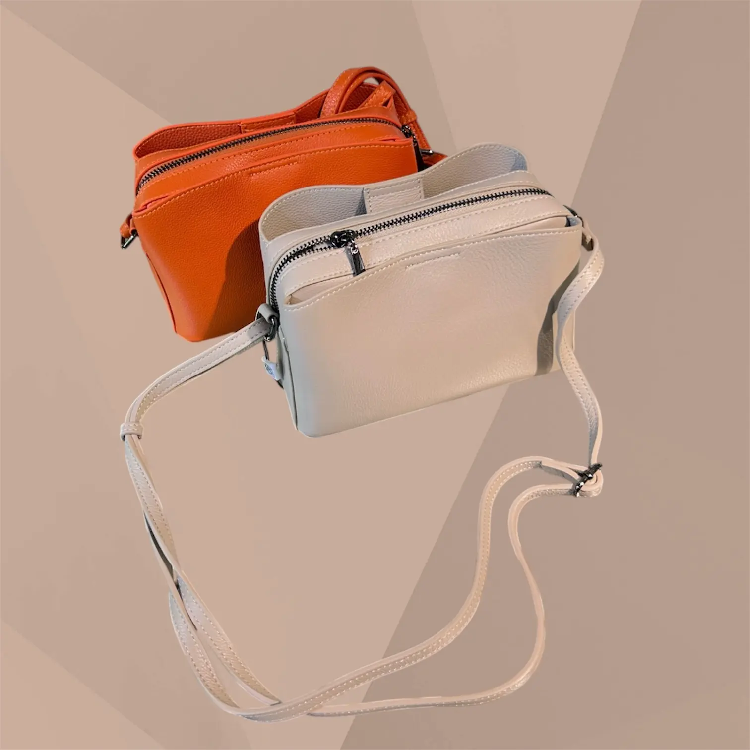Компактные сумки через плечо

👜 Небольшой формат и удобная посадка. Хороший вариант на каждый день.