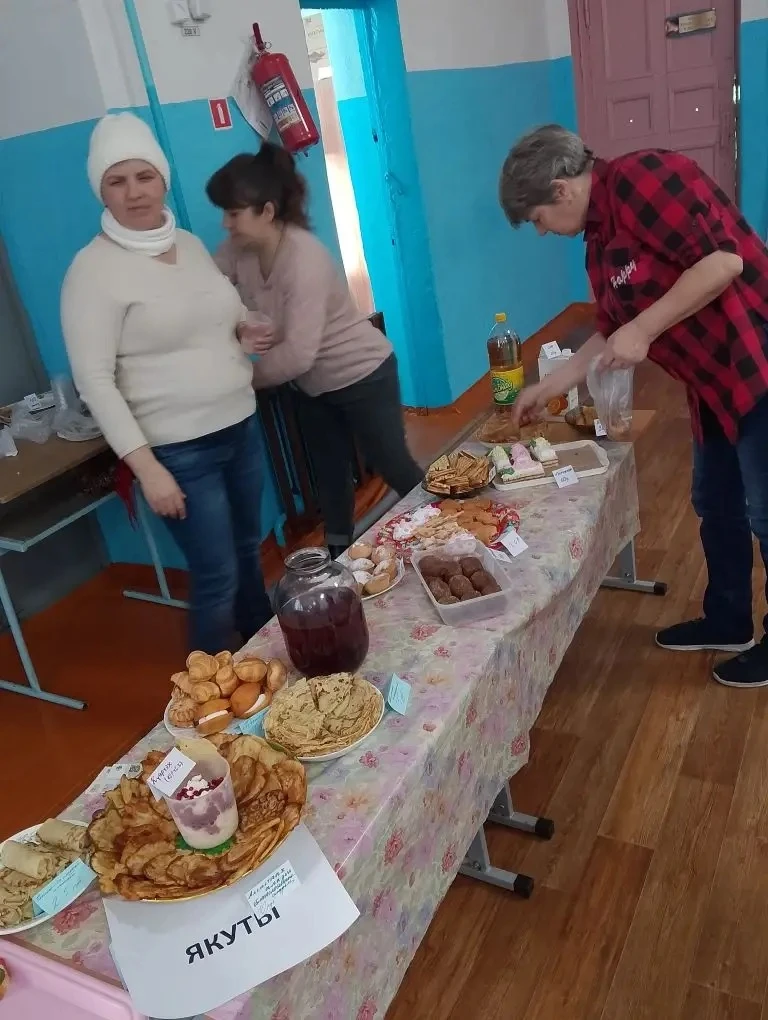 Сегодня в нашей школе состоялась уникальная благотворительная ярмарка , организованная ...