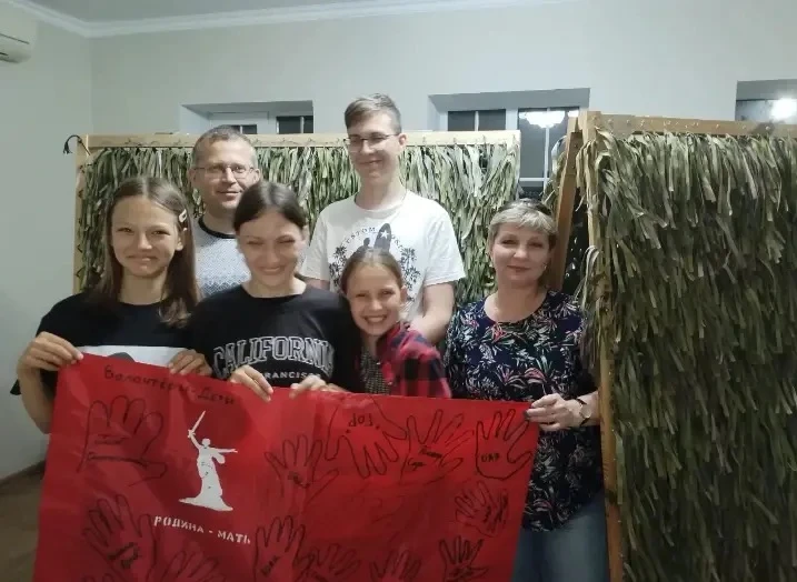 Начало новой учебной недели   Утро понедельника, 13 апреля, выдалось торжественным и немного грустны