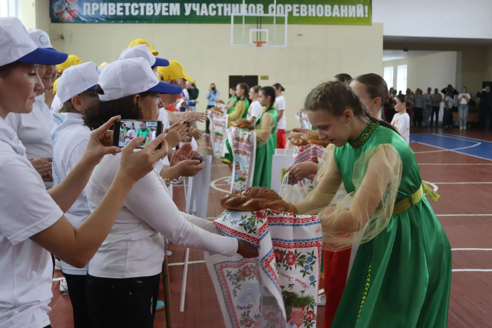 Спорт объединил поколения