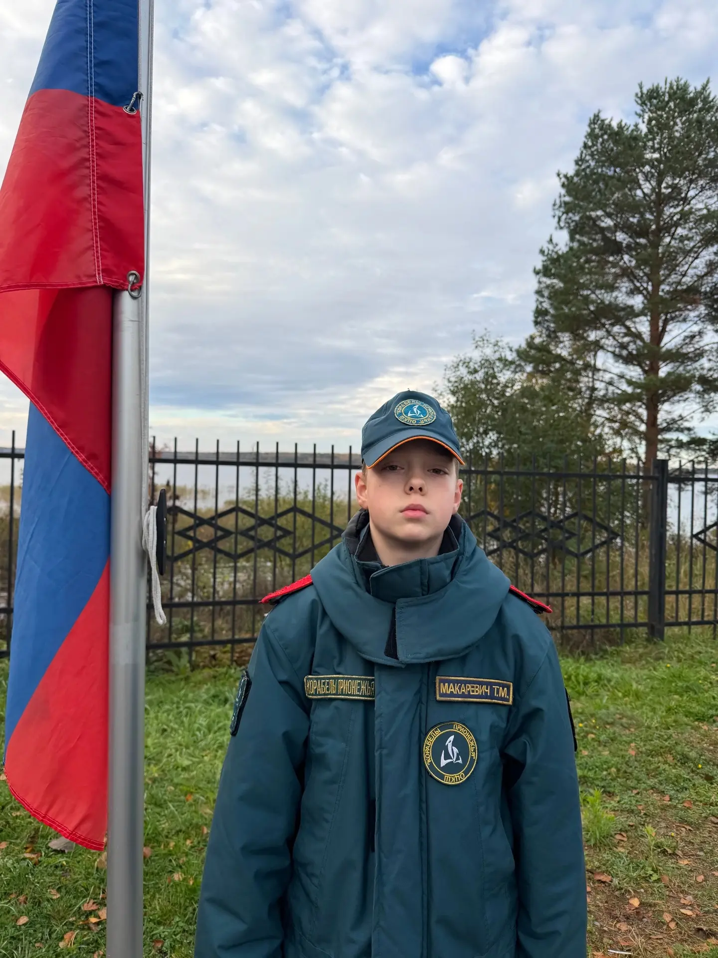 🇷🇺 Новый учебный день в кадетской школе «Корабелы Прионежья» начался с торжественной ...