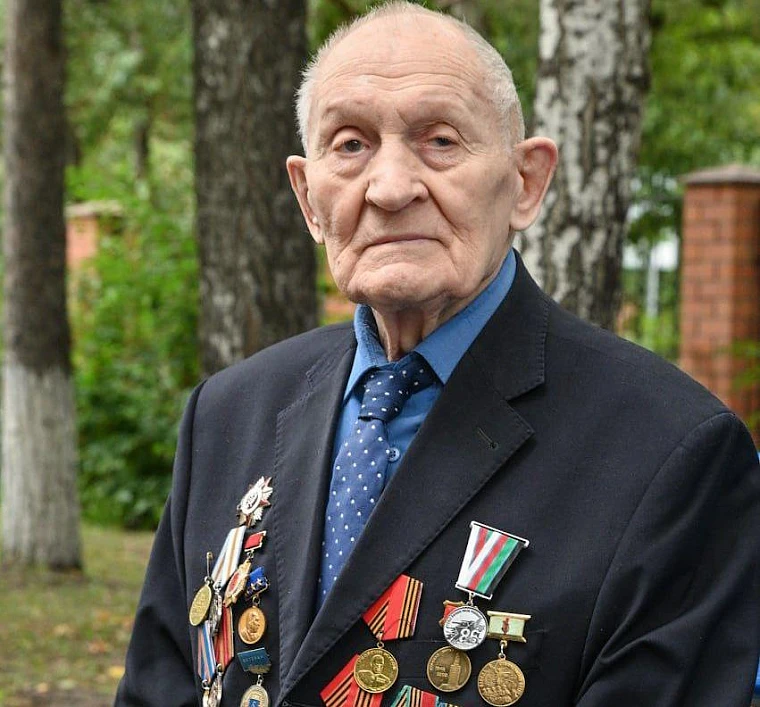 Вчера 102 года исполнилось участнику Великой Отечественной войны Александру Ефимовичу Д...