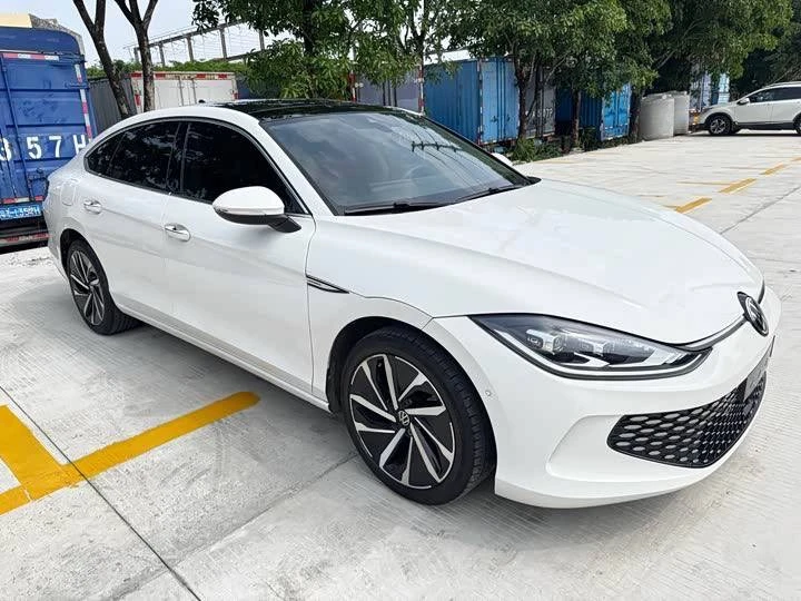 🚘 Volkswagen Lamando L 2023 280TSI DSG Super Hot Flagship Edition

— Пробег: 30.000 км
— Оригинальн