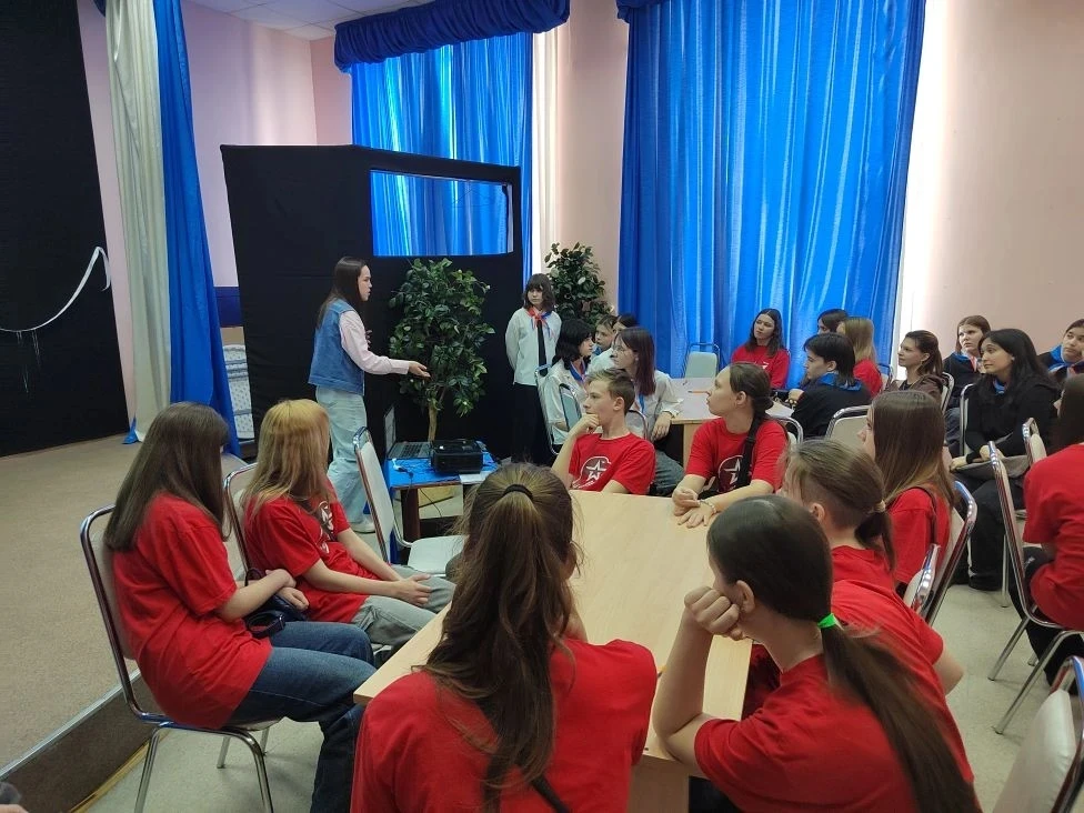 Учащиеся школы — в числе лучших на форуме «Родина в сердце»! 🇷🇺✨  Сегодня команда 7 классов нашей шк