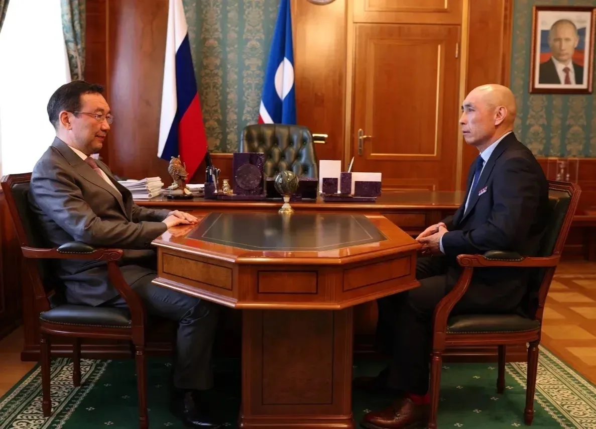 🤝Глава Якутии Айсен Николаев встретился с кавалером трех орденов Мужества Александром Находкиным

Г