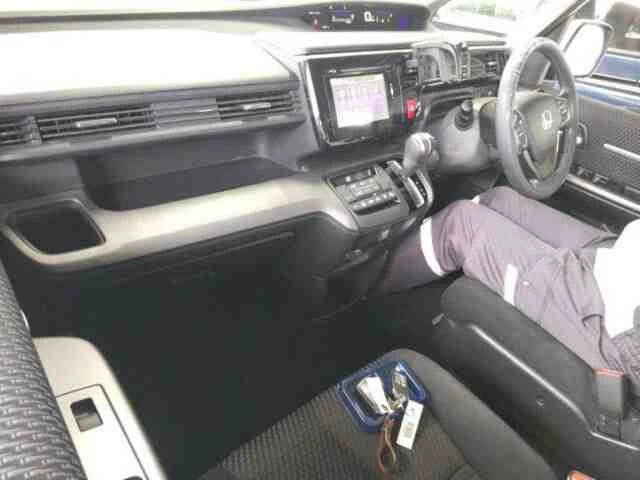 🚗 Honda Stepwgn Spada (RP3) 2015  В наличии в Японии 🇯🇵 📍 Стоимость под ключ до Владивостока  Характ