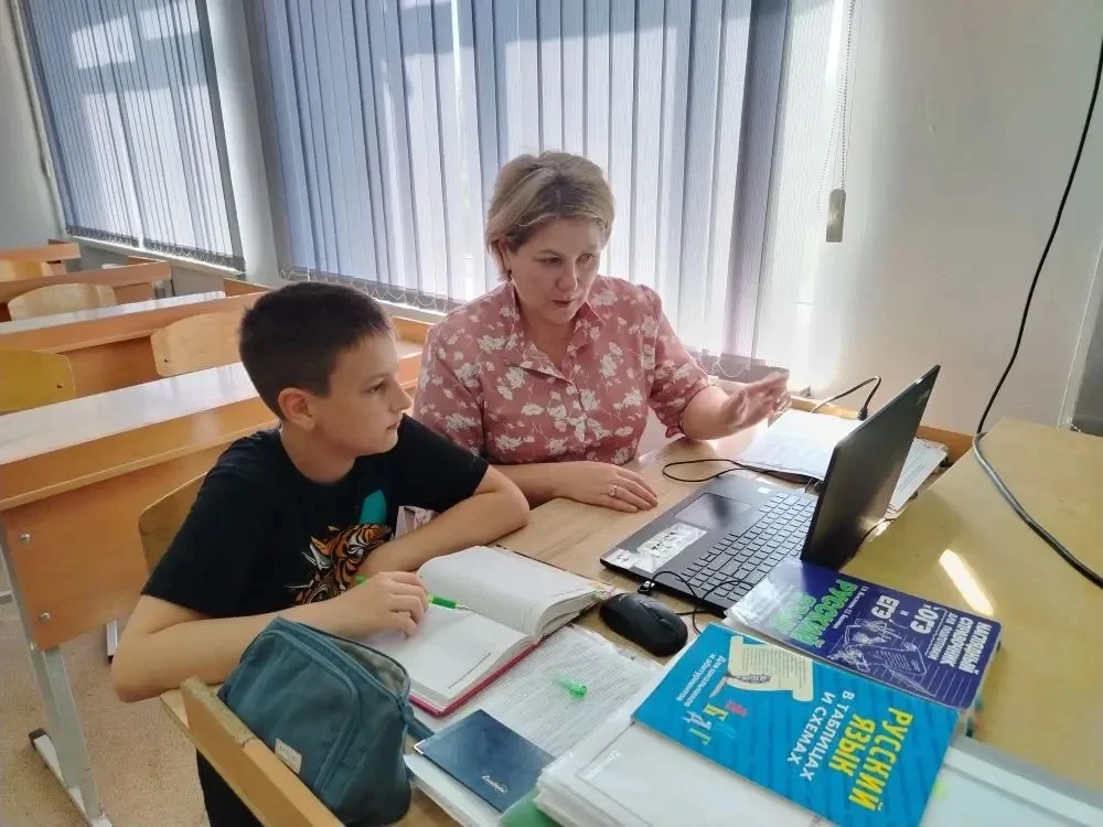 ЛЕТНЯЯ ШКОЛА 
📚Почему бы не заполнить пробелы в знаниях во время летних каникул.
✅Специалистами док