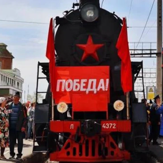 «Поезд Победы» приедет в Курган перед 9 Мая.  Ретропоезд на паровой тяге запустили к 81-й годовщине 