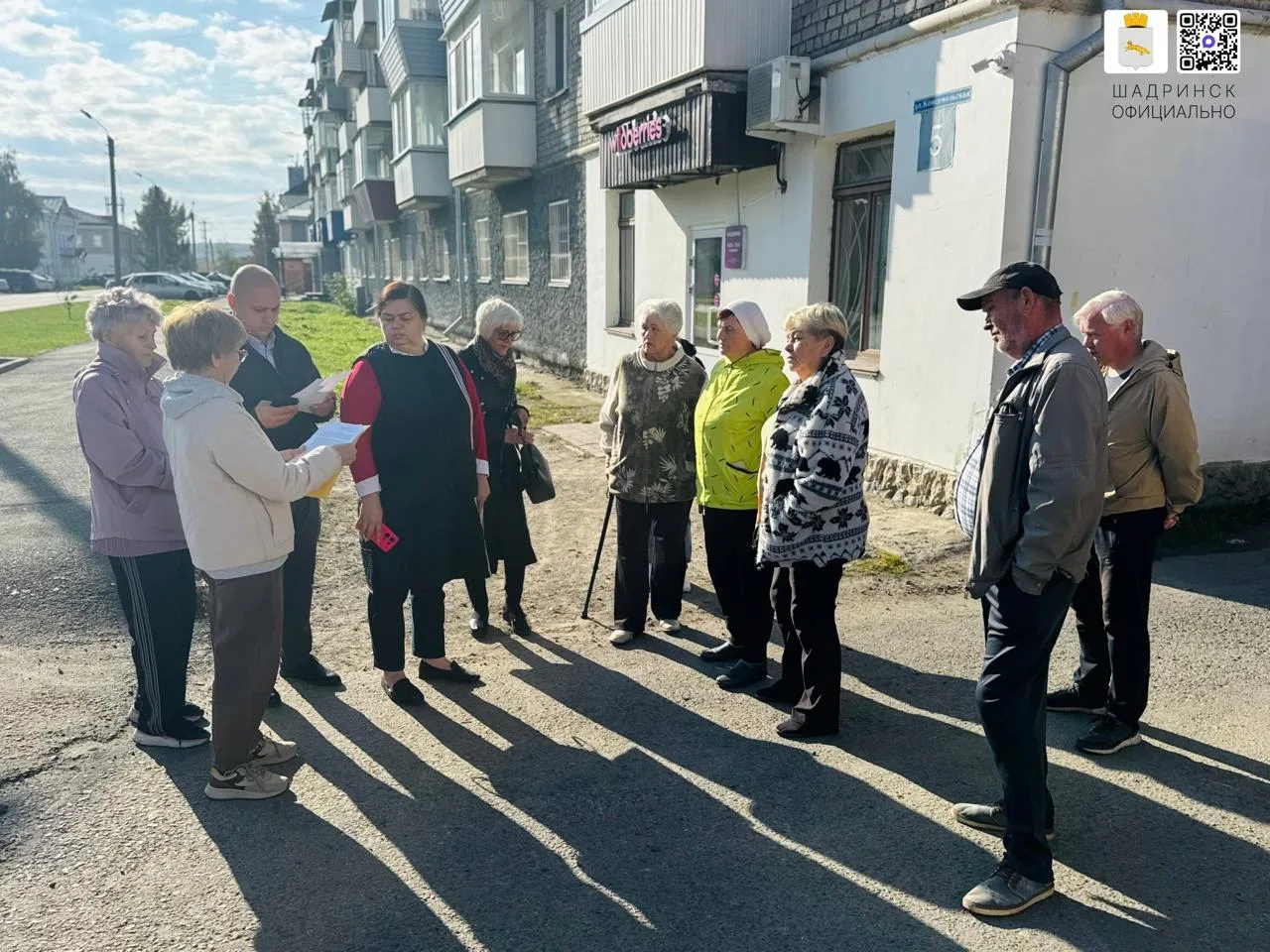 🏘️ Санитарный патруль вновь посетил шадринские дворы