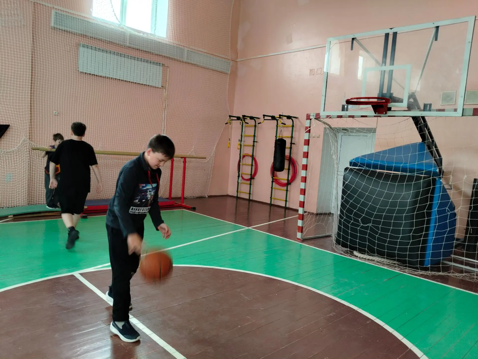 #ЛОУОстровДетства
В лагере шёл седьмой день нескучных каникул. День выдался ярким: спортивные соревн