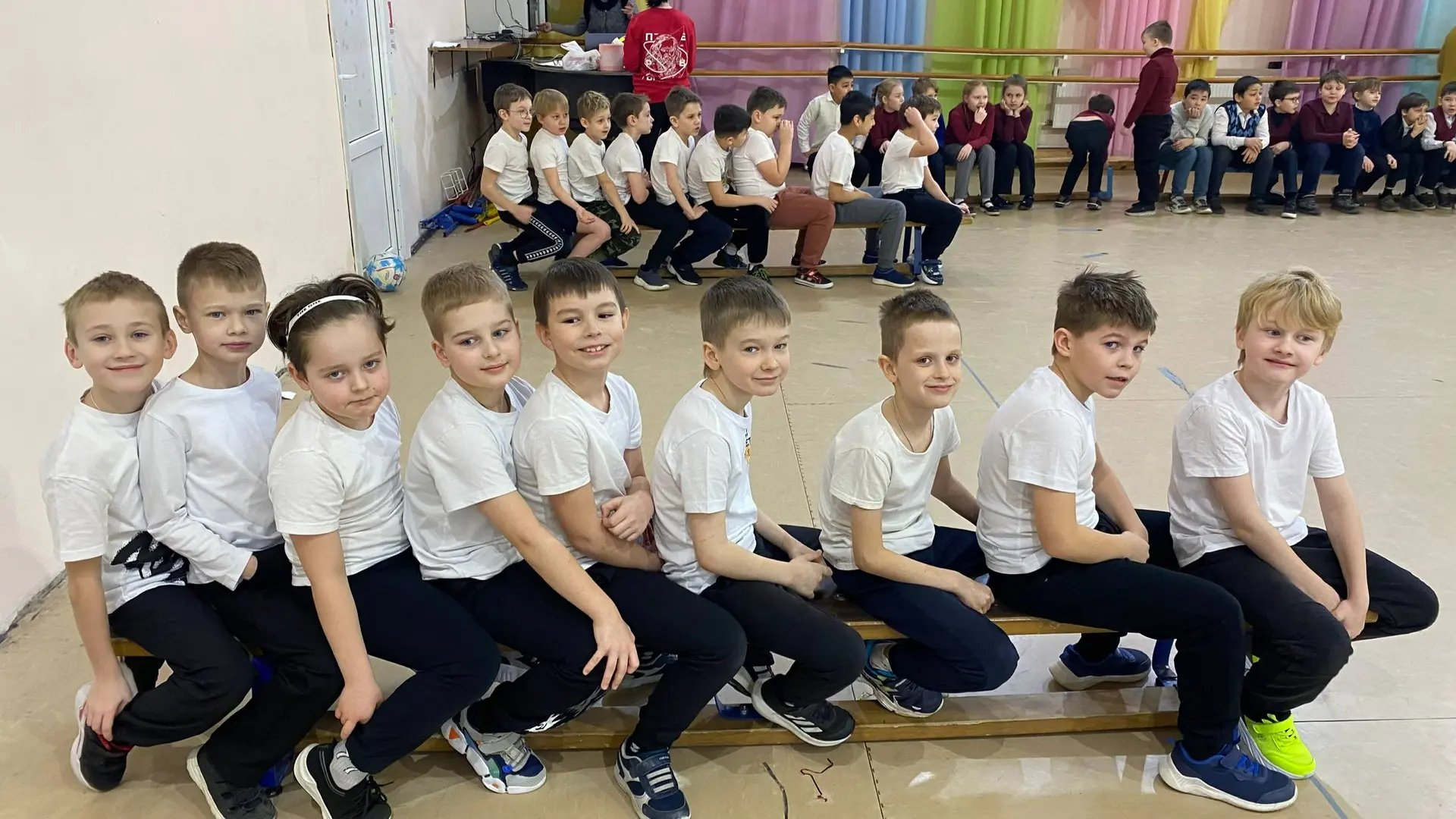В честь 23 февраля во 2-х классах прошла настоящая битва характеров! 🏁  Здесь не было места унынию —