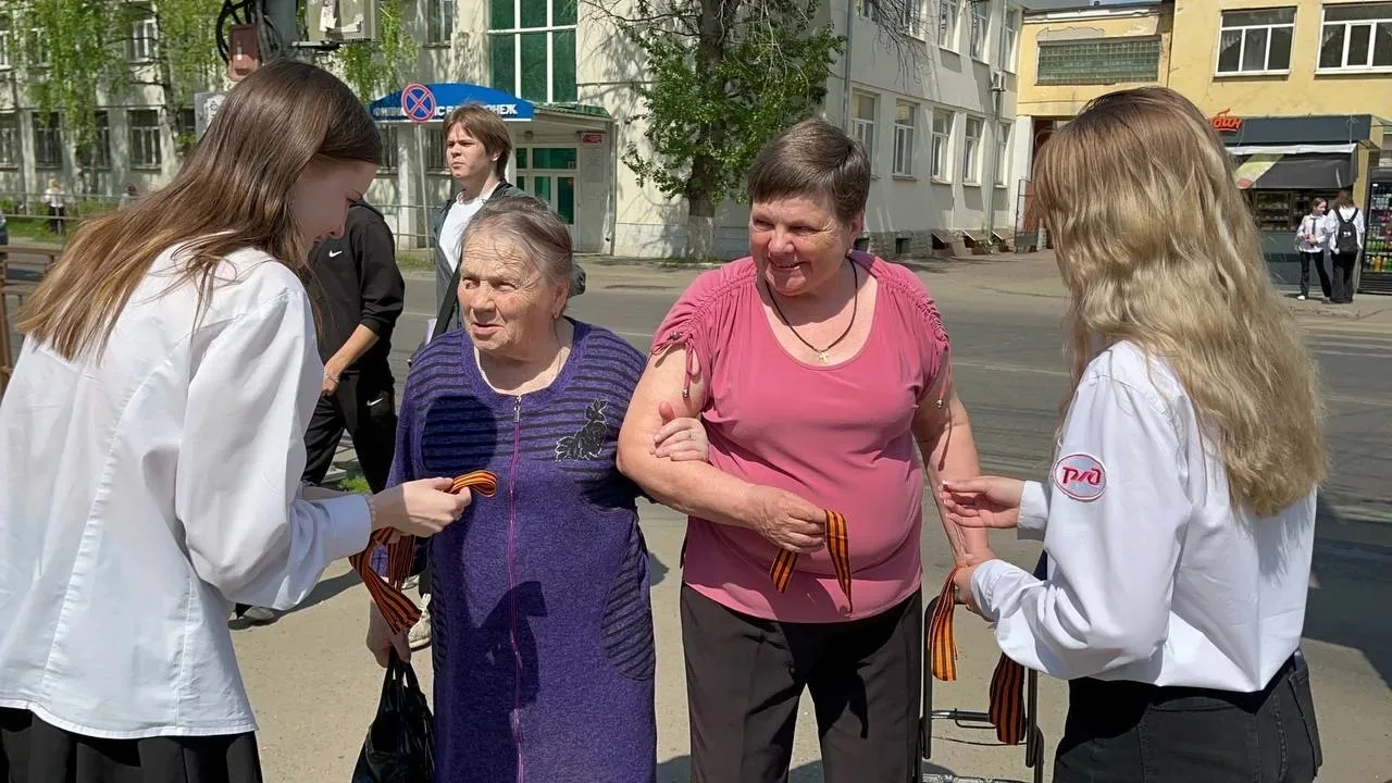 Ежегодная патриотическая акция "Георгиевская ленточка" стала важным символом памяти и уважения к вет