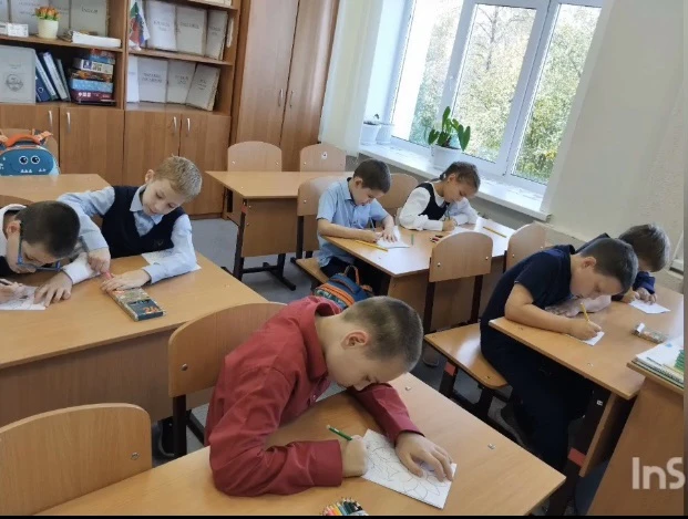 На этой неделе на уроках ИЗО учащиеся 3, 4 и 5 классов под руководством учителя Ахмадие...