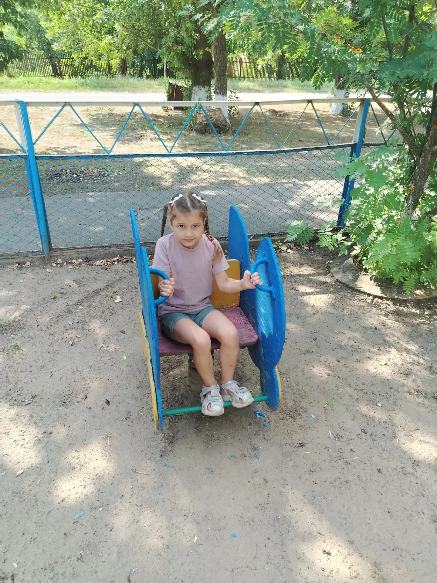 🌞 На прогулке каждый день — новое открытие! 🌞

Бегаем, наблюдаем, играем, узнаём мир… и просто рад