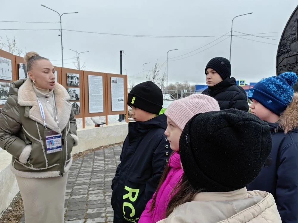 Салехард: путешествие сквозь века на Полярном круге  Ученики 4 «В» класса с классным руководителем Н