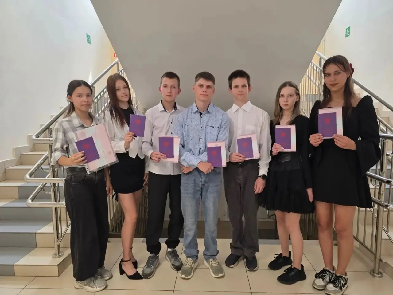 Сегодня нашим выпускникам были вручены аттестаты👏
Позади выпускные экзамены, а впереди взрослая жиз