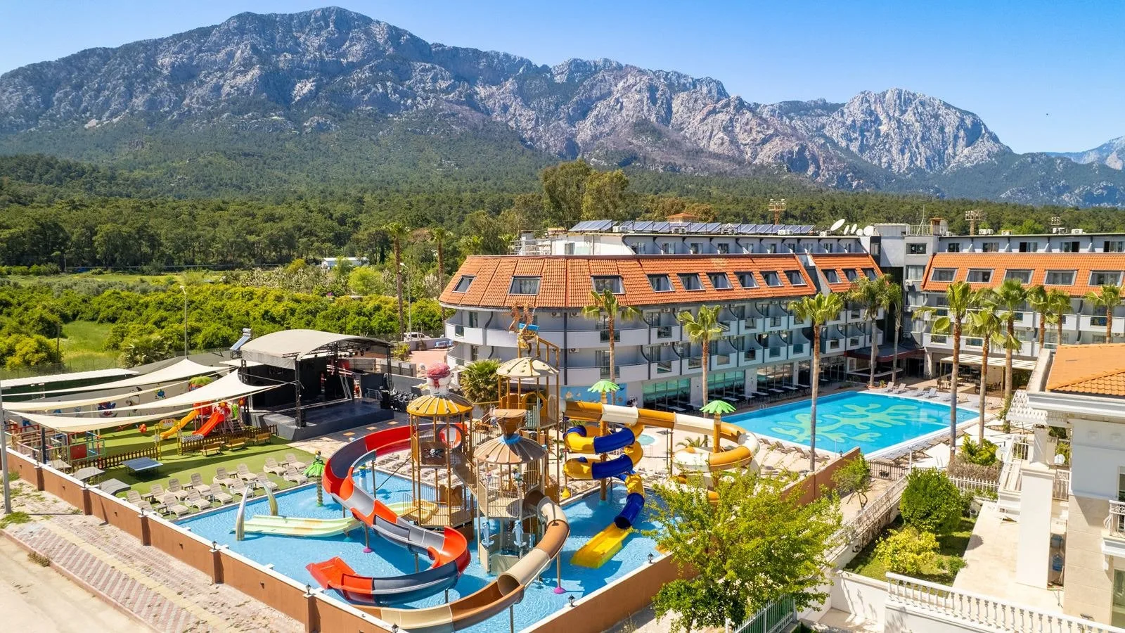 📌DEDEMAN KEMER RESORT (Турция, Кемер)

До аэропорта - 55 км

🎬Видео-обзор отеля

Современный отель