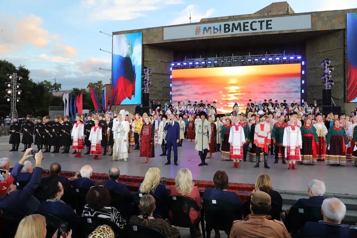 🇷🇺 В Махачкале состоялся праздничный гала-концерт, посвященный Дню языков народов Рос...