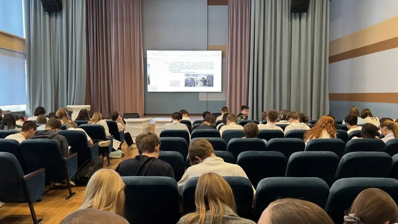 В нашей школе прошёл «Диктант Победы» — масштабная международная историческая акция.  Ученики, учите