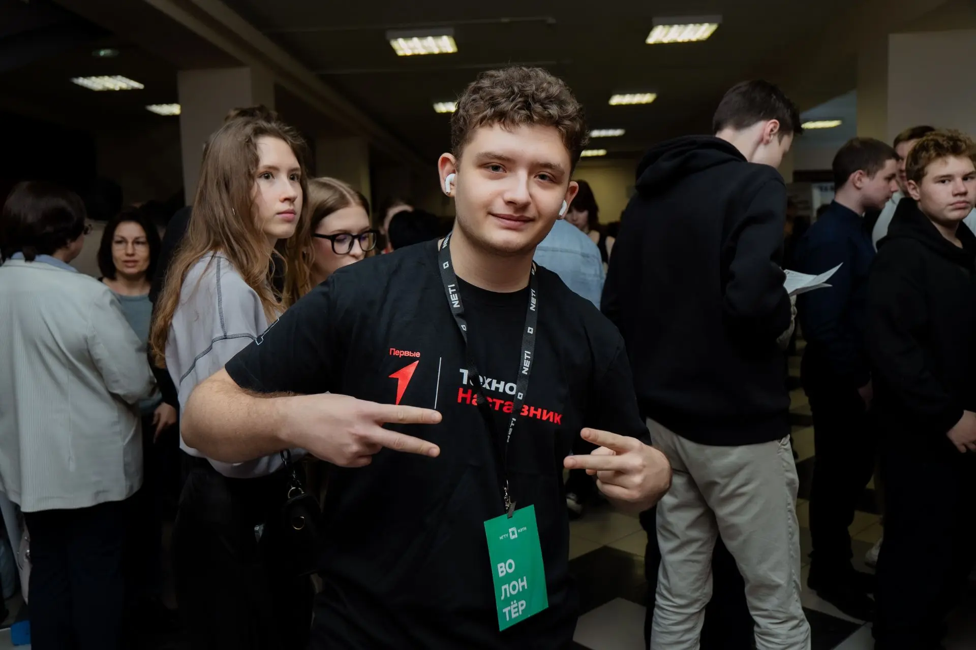 👾Всем, кто сегодня сдаёт информатику: желаем удачи! Вы готовились, вы молодцы — теперь осталось тол