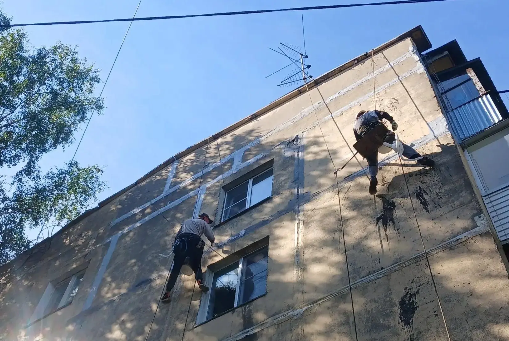 🛠 🏠Выполнили работы по герметизации межпанельных швов многоквартирного дома по адресу...