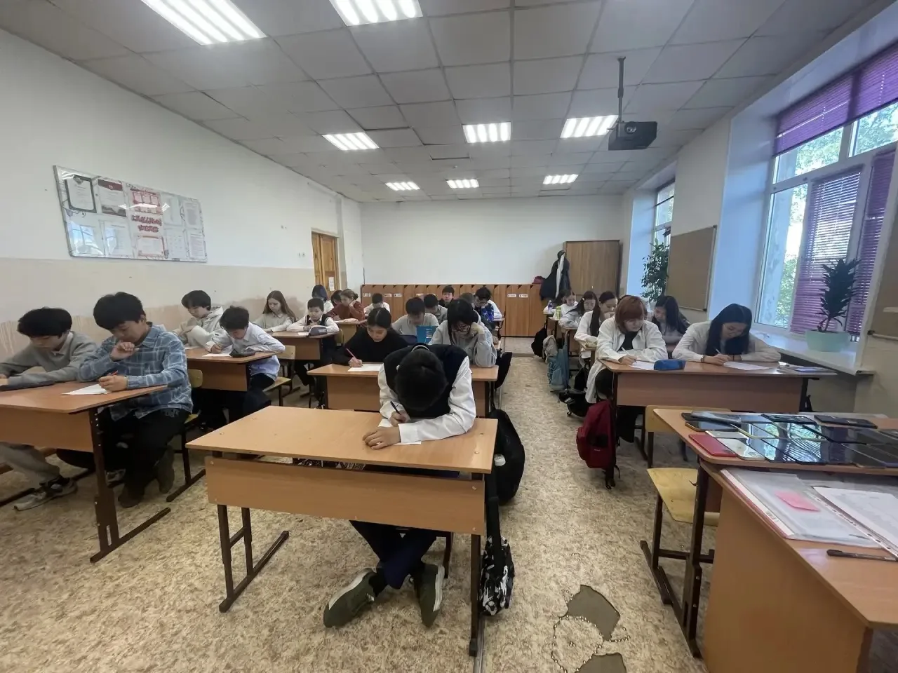 Сегодня в 7-х классах переводной экзамен по английскому языку 🤩  Удачи, ребята🌟 Мы уверены в ваших з
