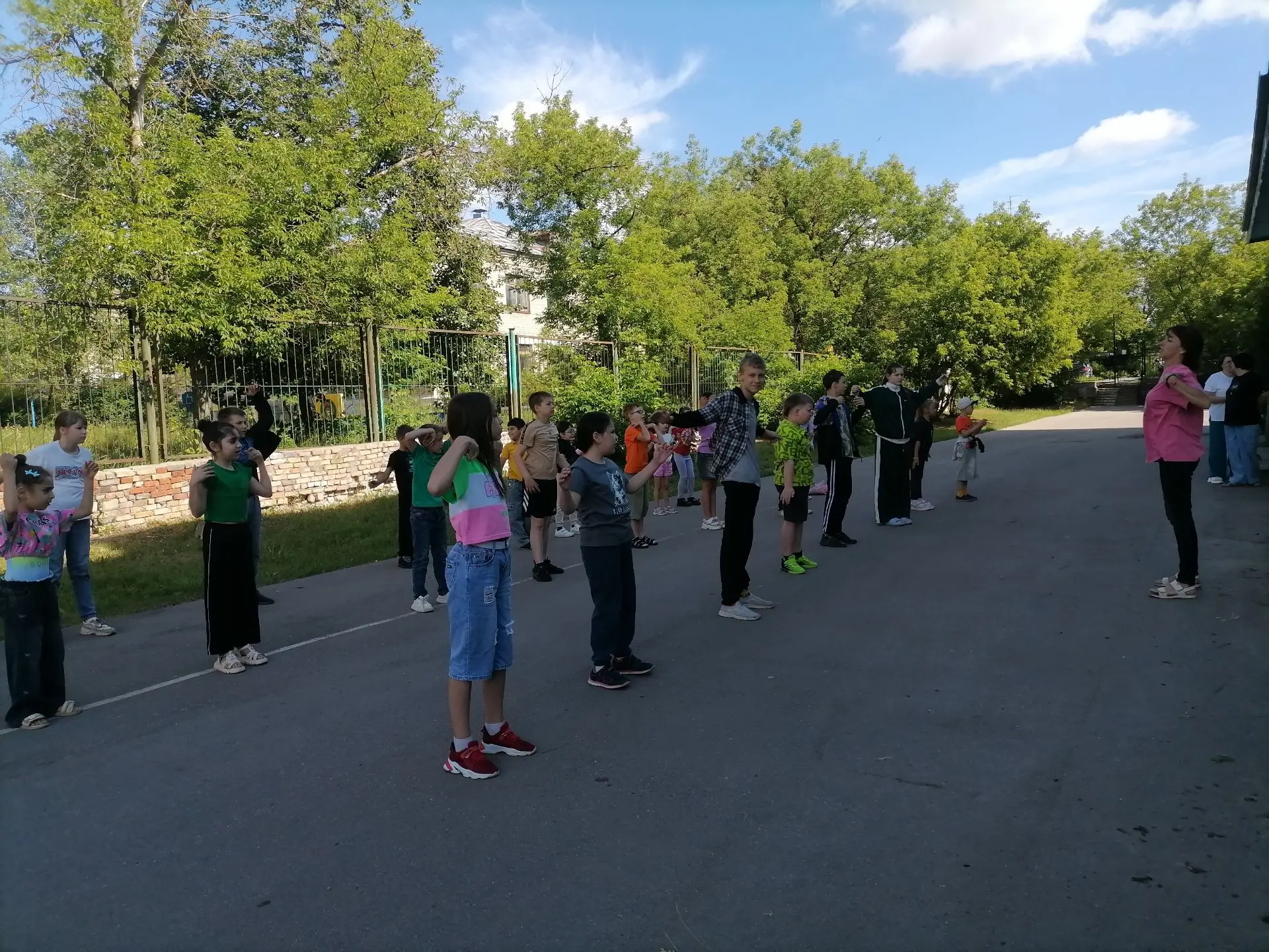🏀 Скорость, вода и искусство общения: день в «Следопыте»!

Вчерашний день в нашем пришкольном лагер