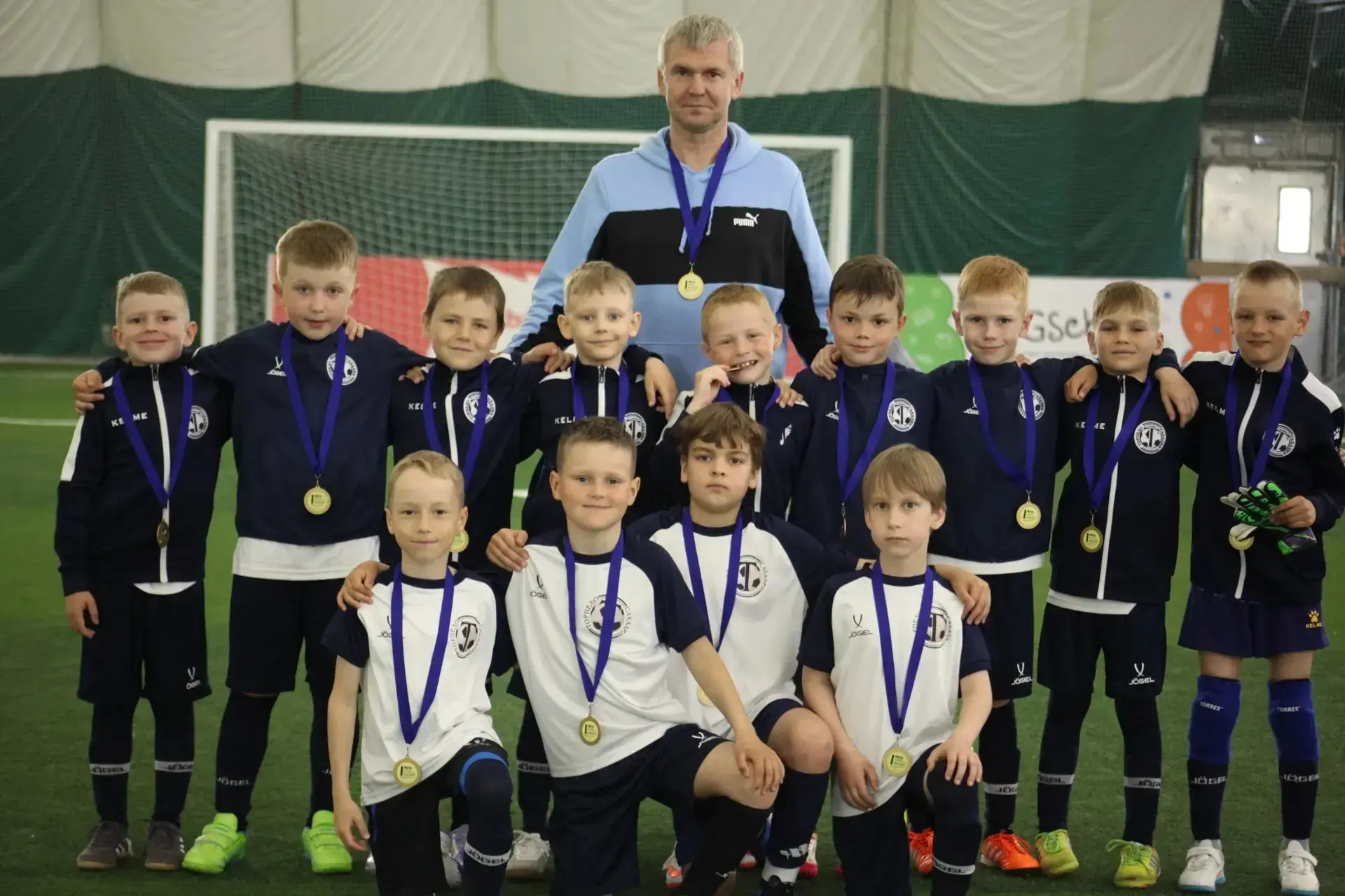 🥳 Команда «Торпедо Сахалин» — победитель Всероссийского фестиваля футбола!

⚽ Со 2 по 4 июня на пол