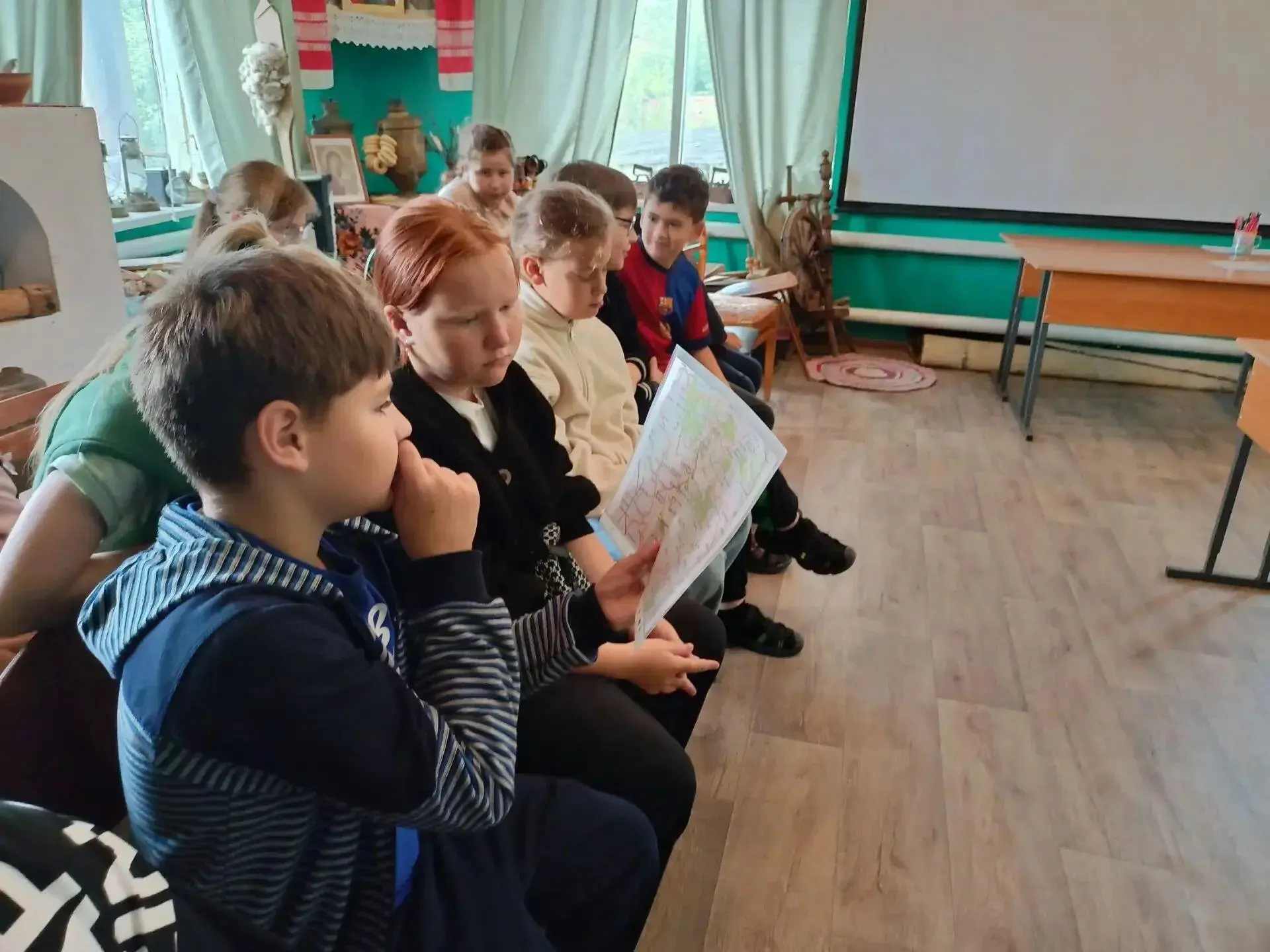 👉 16 июля для ребят из пришкольного лагеря «Дружба» в литературно-краеведческом отделе проведен час