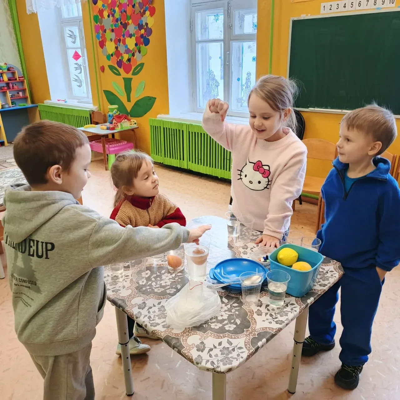 В детском саду №1 прошёл тематический день науки.