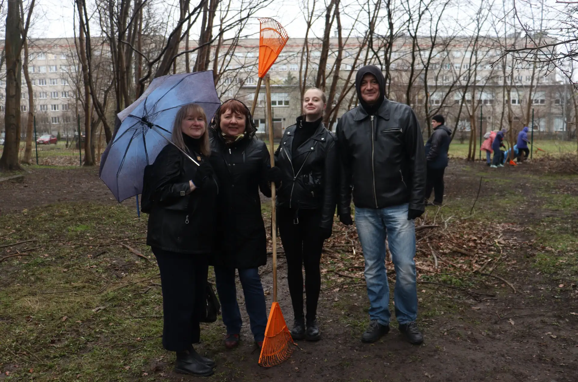 Плохая погода хорошим делам не помеха 💪  В субботу специалисты министерства образования приняли учас