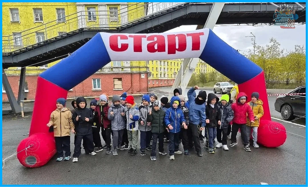 🏁 БЕЖИТ ВСЯ ШКОЛА! ПЕРВЫЙ ЭПИЗОД СОСТОЯЛСЯ!
