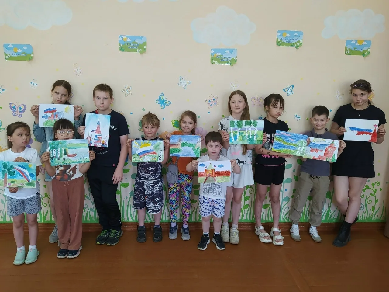 🎨 В ДДТ снова оживлённо: к нам пришла летняя площадка!

Сегодняшний день прошёл под символом творче