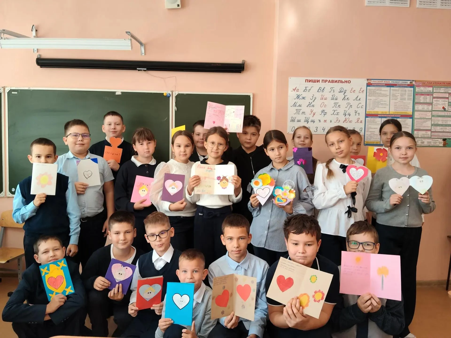 Юные «Орлята» приготовили подарки для самых дорогих!
