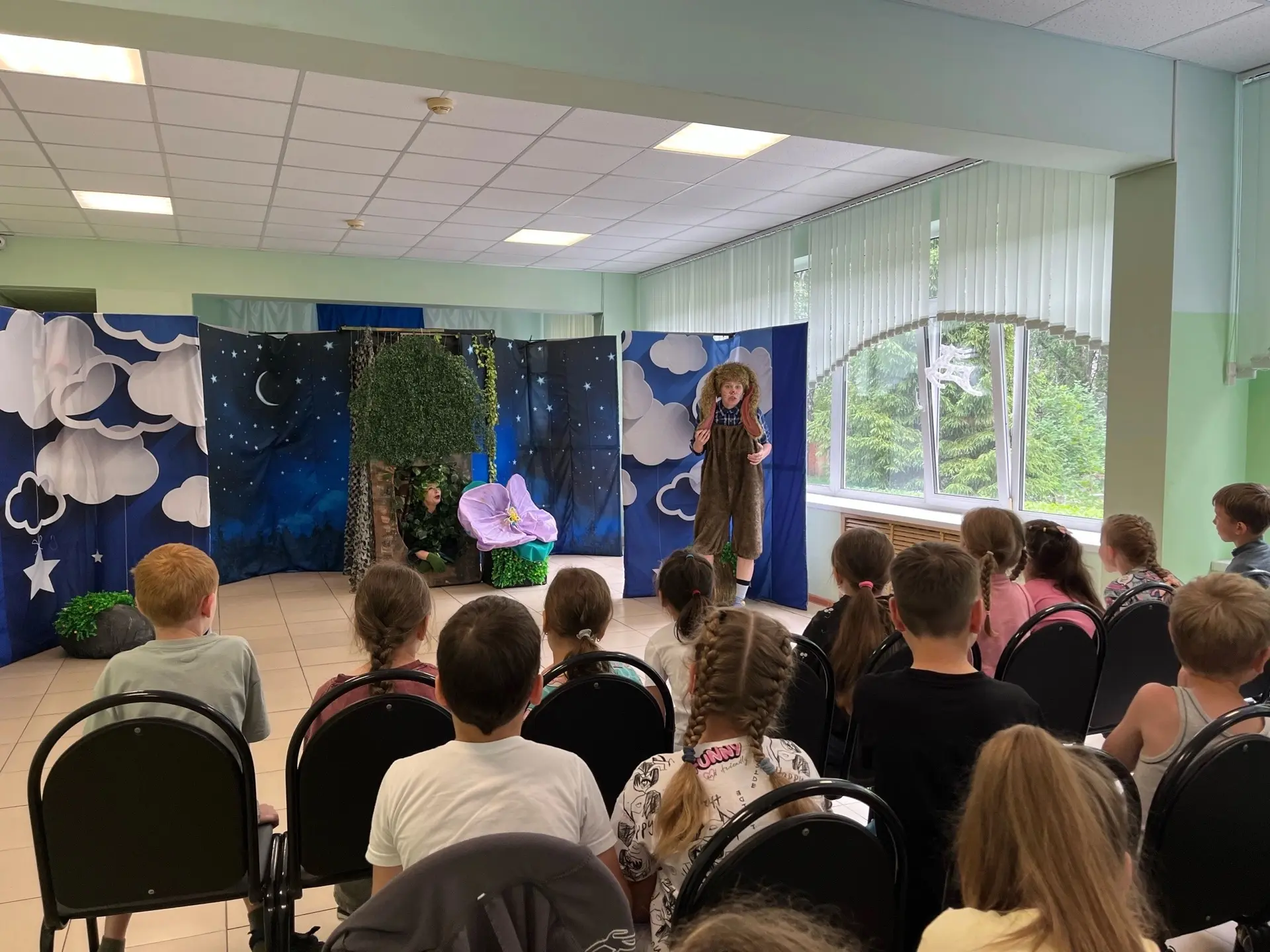 🌼 Волшебный день в «Цветочном городе: в гостях у театра!🌼

Сегодня в пришкольном лагере «Цветочный
