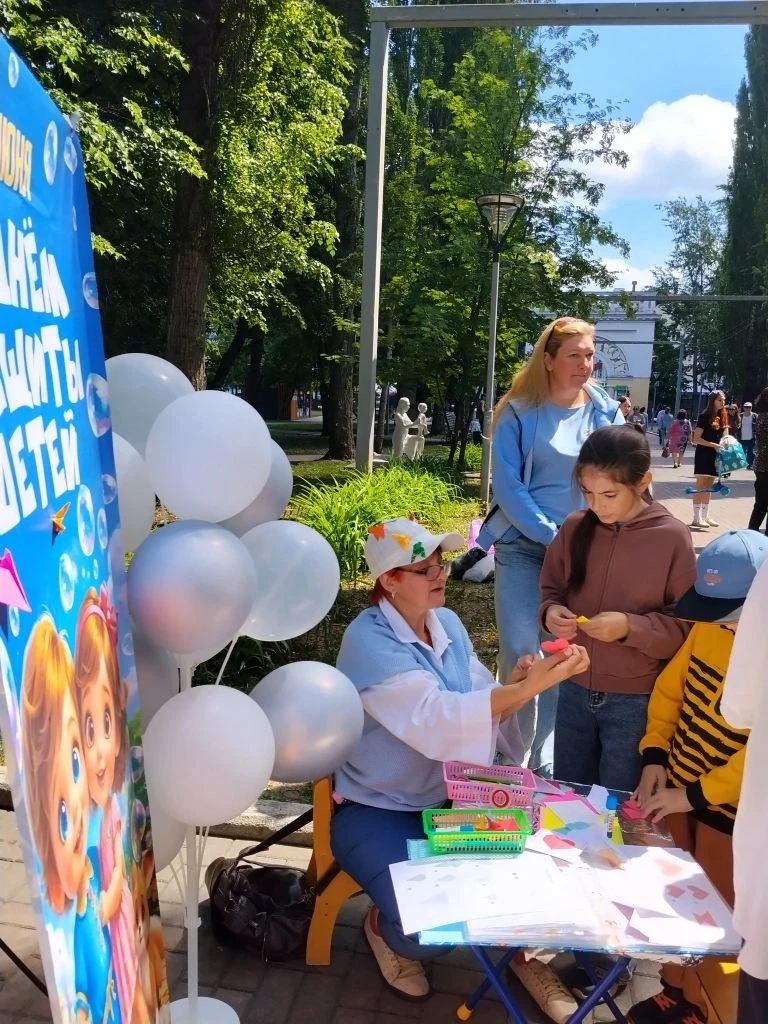 🎈🌿 1 июня в парке Якутова прошел большой семейный праздник ко Дню защиты детей!