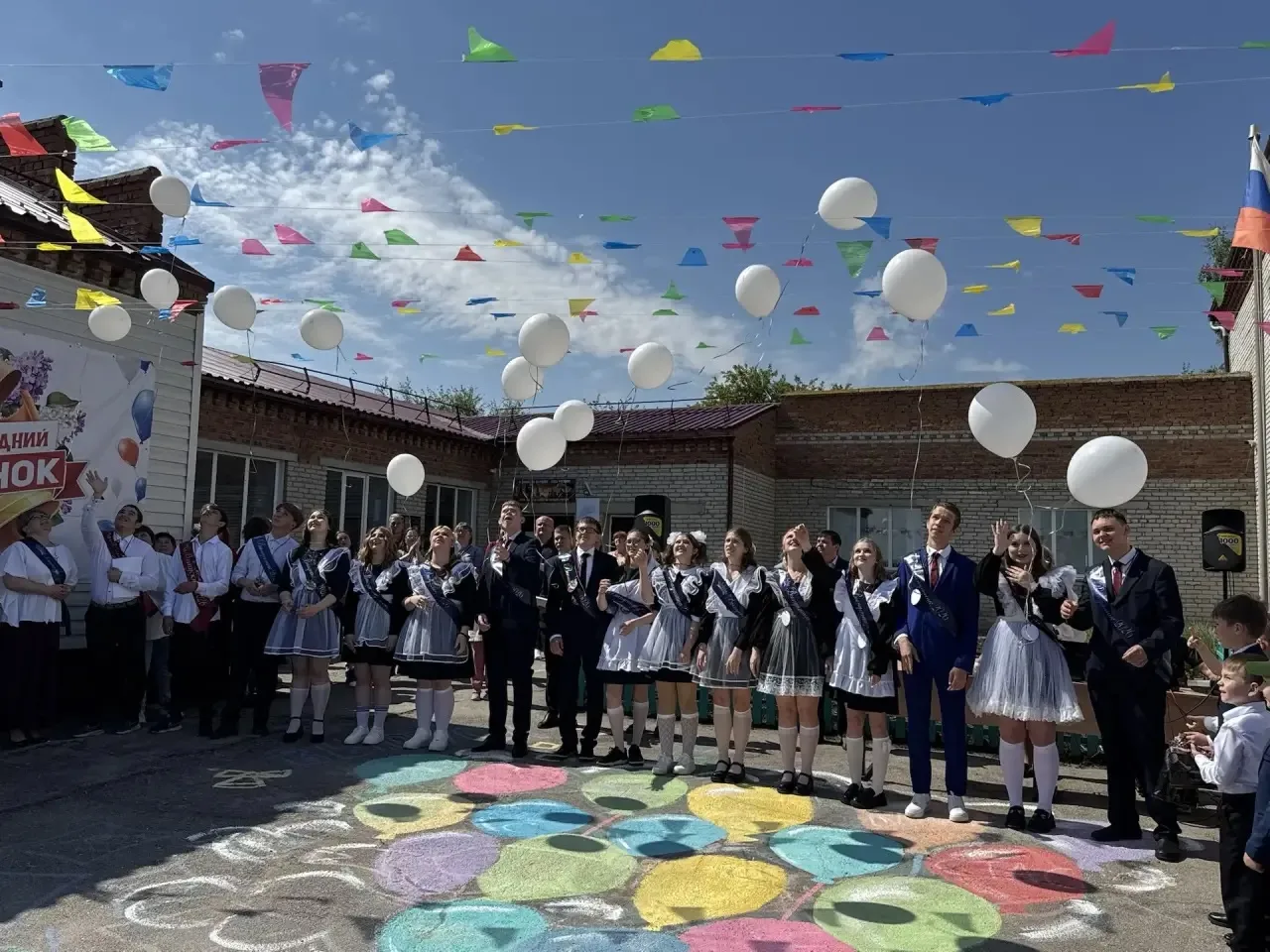 💥Вот и прозвенел последний звонок для выпускников 9 класса.