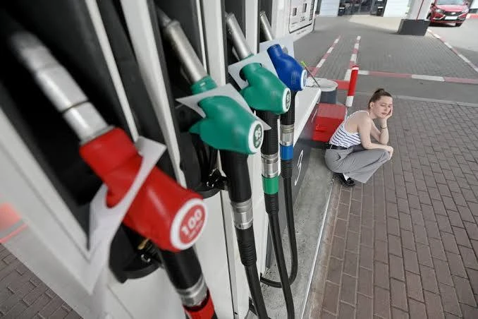 ⛽️❌В Пермском крае запретили продажу бензина, керосина и мазута лицам младше 18 лет.
