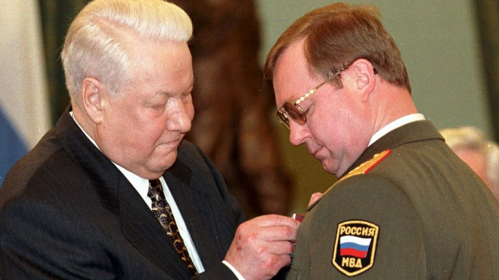Как Ленин Ельцину покоя не давал...